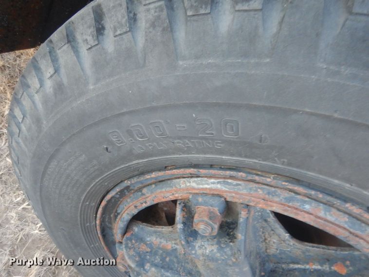 image for item HQ9564 1985 Chevrolet C6500  dump truck