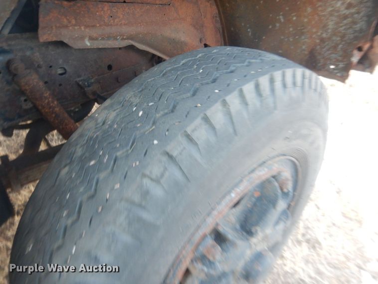 image for item HQ9564 1985 Chevrolet C6500  dump truck