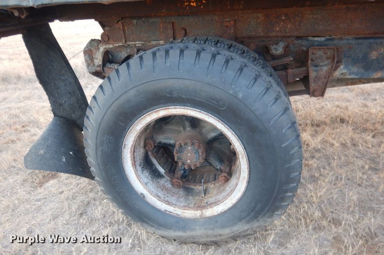 image for item HQ9564 1985 Chevrolet C6500  dump truck