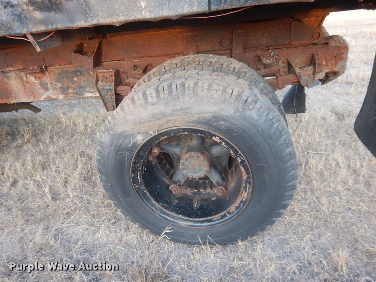 image for item HQ9564 1985 Chevrolet C6500  dump truck