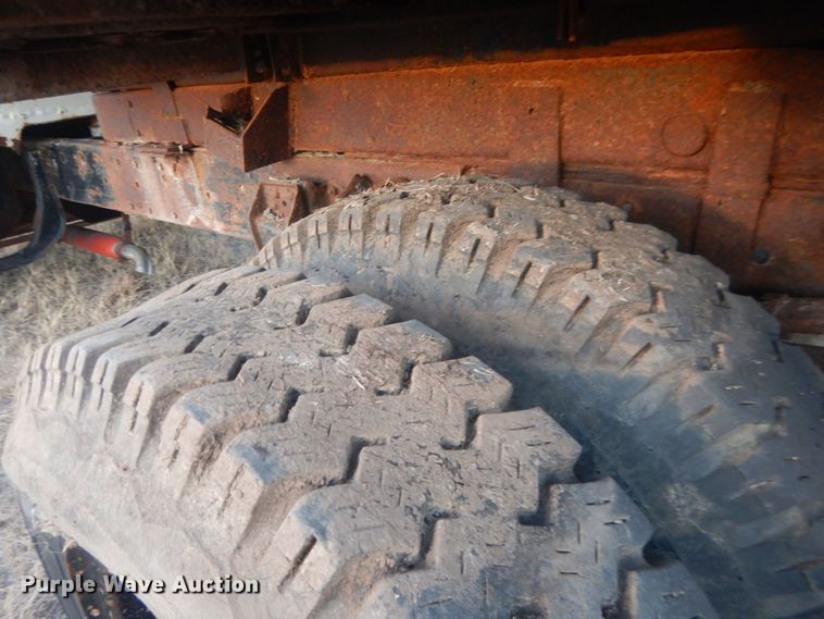 image for item HQ9564 1985 Chevrolet C6500  dump truck