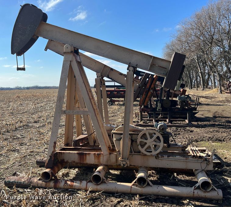 image for item ID9247 (2) pump jacks