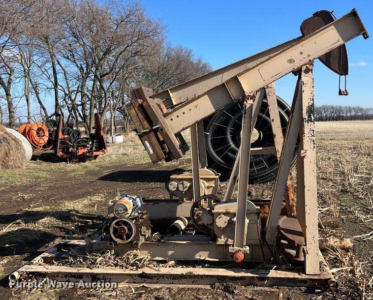 image for item ID9247 (2) pump jacks