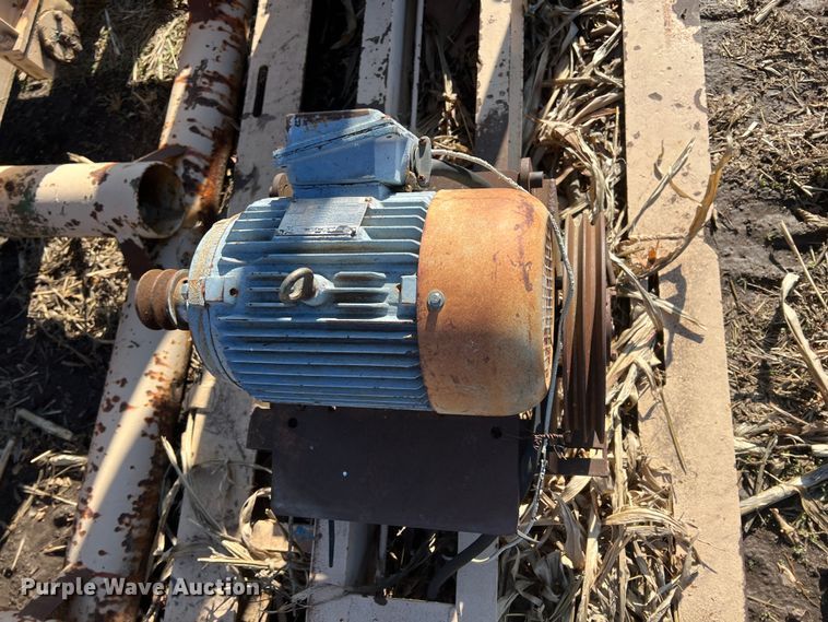 image for item ID9247 (2) pump jacks