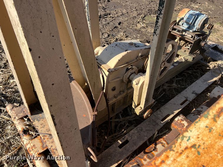 image for item ID9247 (2) pump jacks