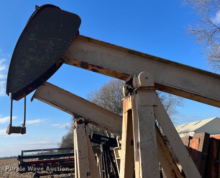 image for item ID9247 (2) pump jacks