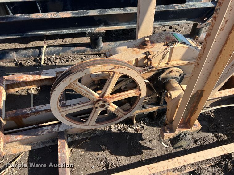 image for item ID9248 (3) pump jacks