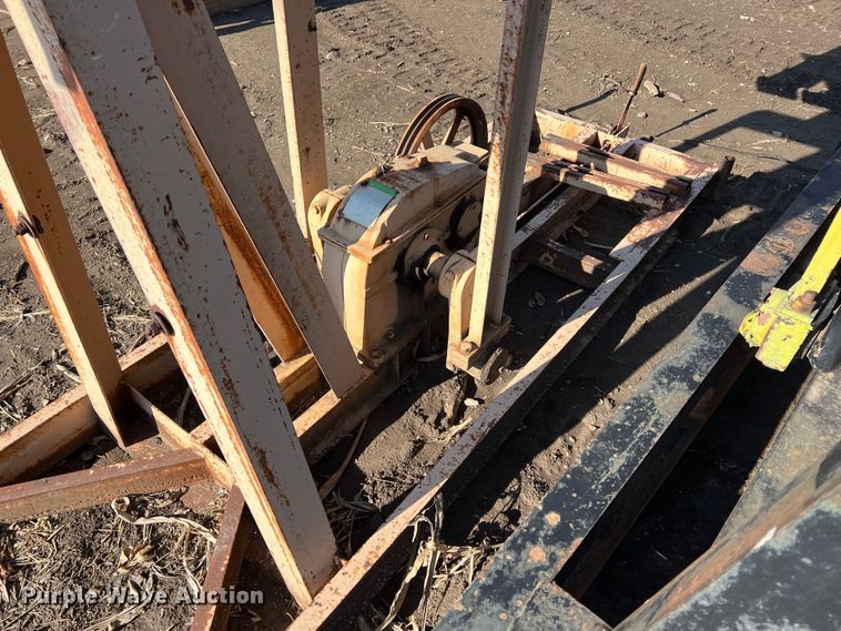 image for item ID9248 (3) pump jacks