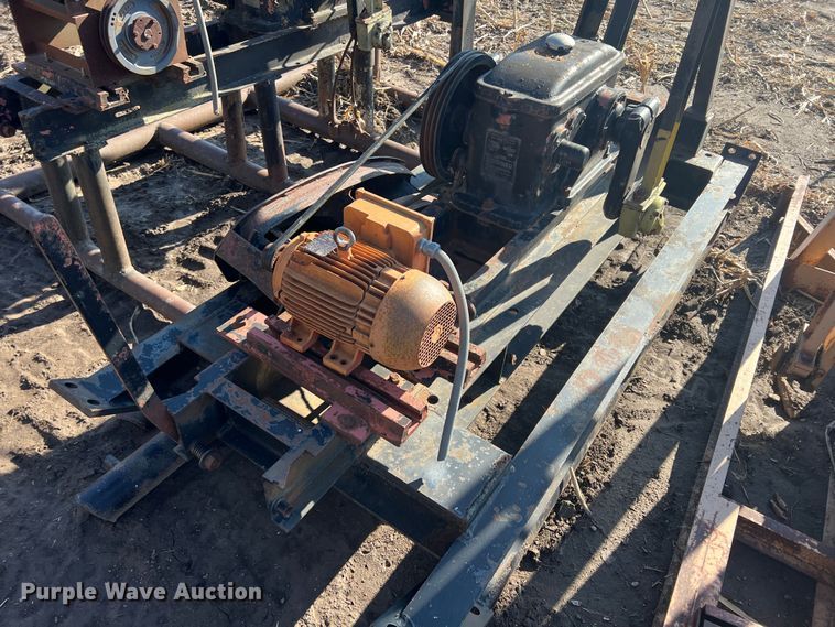 image for item ID9248 (3) pump jacks