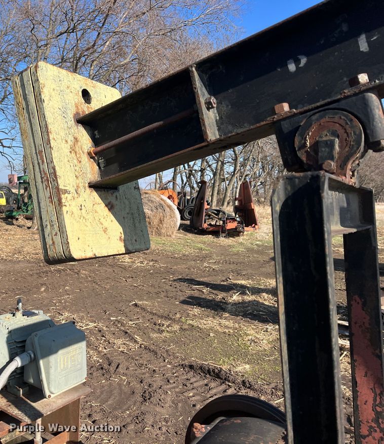 image for item ID9248 (3) pump jacks