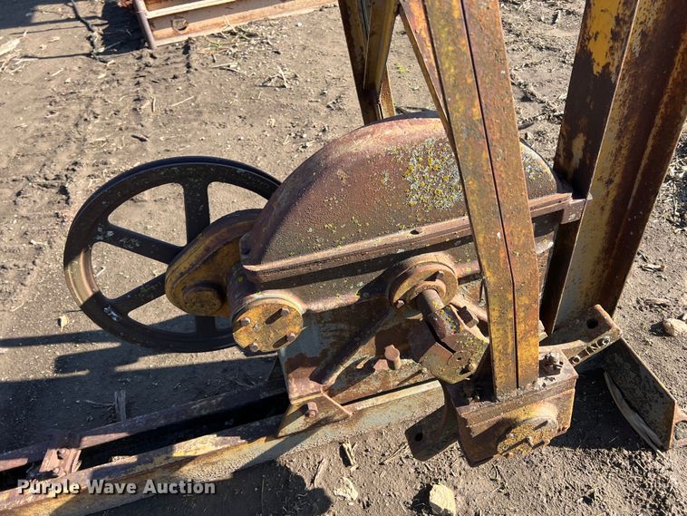 image for item ID9249 Jensen 2D7  pump jack