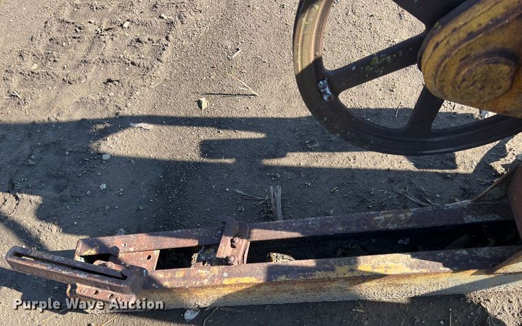 image for item ID9249 Jensen 2D7  pump jack