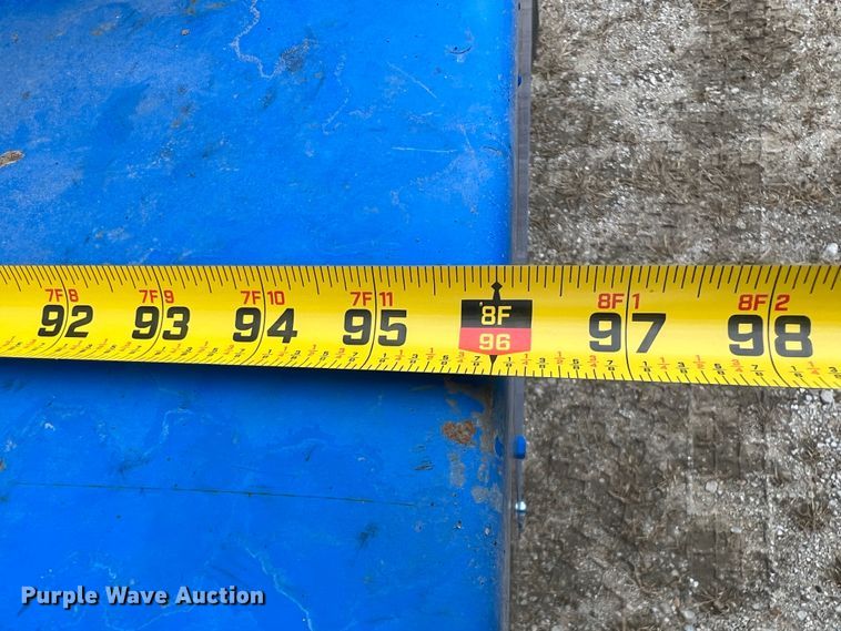 image for item ID9254 1999 International 5000  well service truck