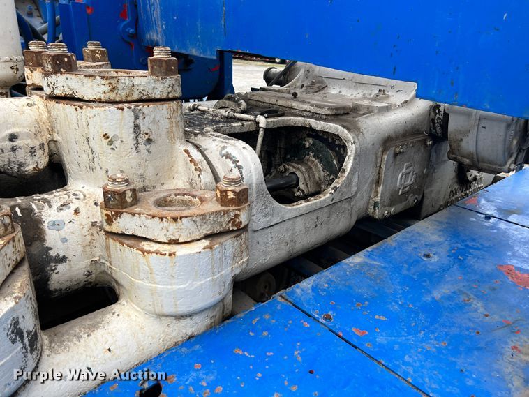 image for item ID9254 1999 International 5000  well service truck