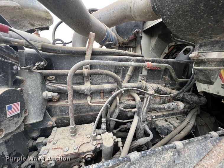 image for item ID9254 1999 International 5000  well service truck