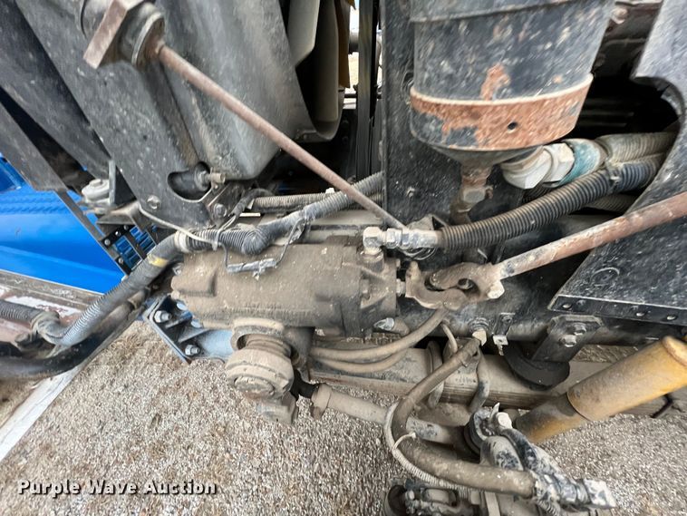 image for item ID9254 1999 International 5000  well service truck