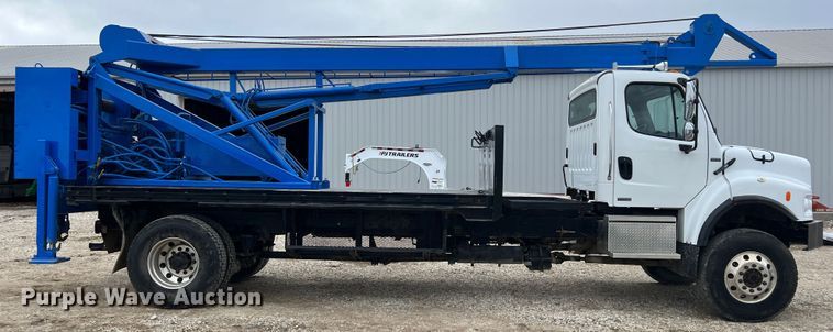 image for item ID9255 2007 Freightliner M106  well service truck