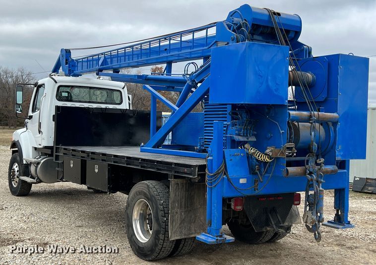 image for item ID9255 2007 Freightliner M106  well service truck