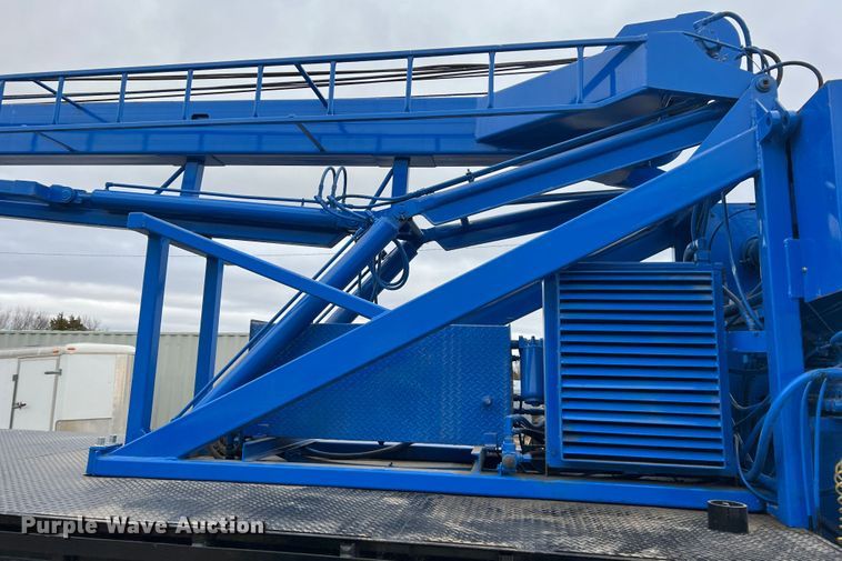 image for item ID9255 2007 Freightliner M106  well service truck