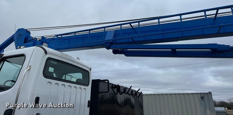 image for item ID9255 2007 Freightliner M106  well service truck