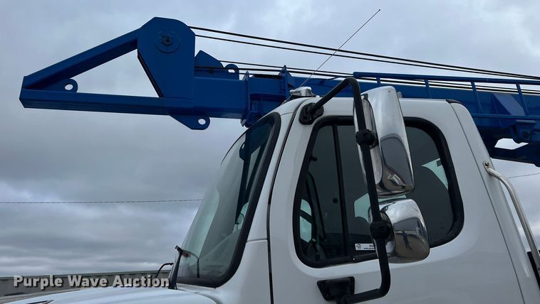 image for item ID9255 2007 Freightliner M106  well service truck