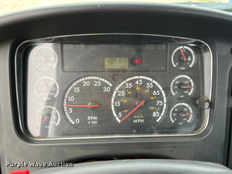 image for item ID9255 2007 Freightliner M106  well service truck