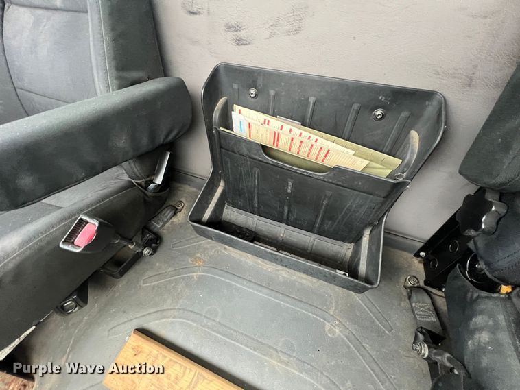 image for item ID9255 2007 Freightliner M106  well service truck