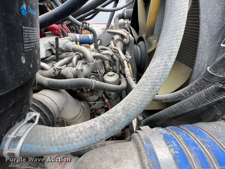 image for item ID9255 2007 Freightliner M106  well service truck