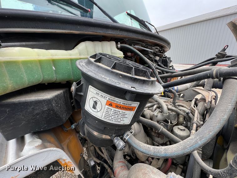 image for item ID9255 2007 Freightliner M106  well service truck