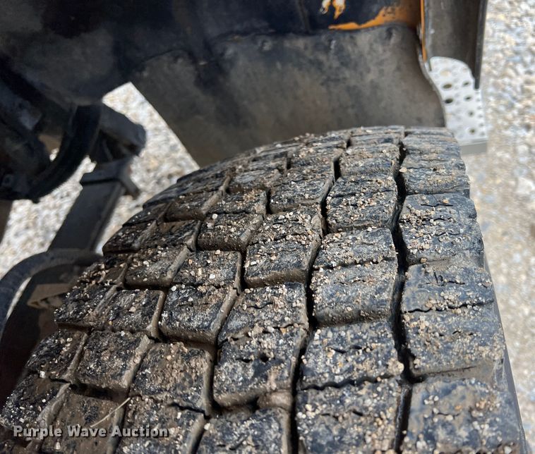 image for item ID9255 2007 Freightliner M106  well service truck