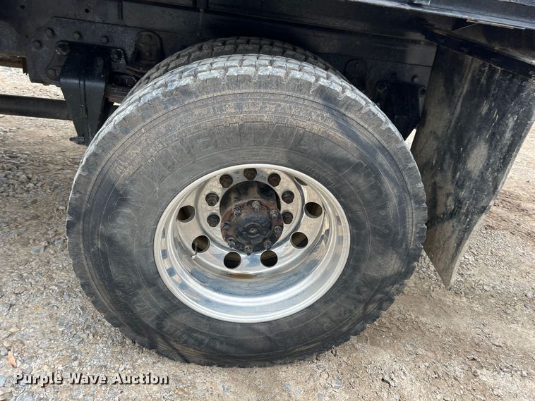 image for item ID9255 2007 Freightliner M106  well service truck