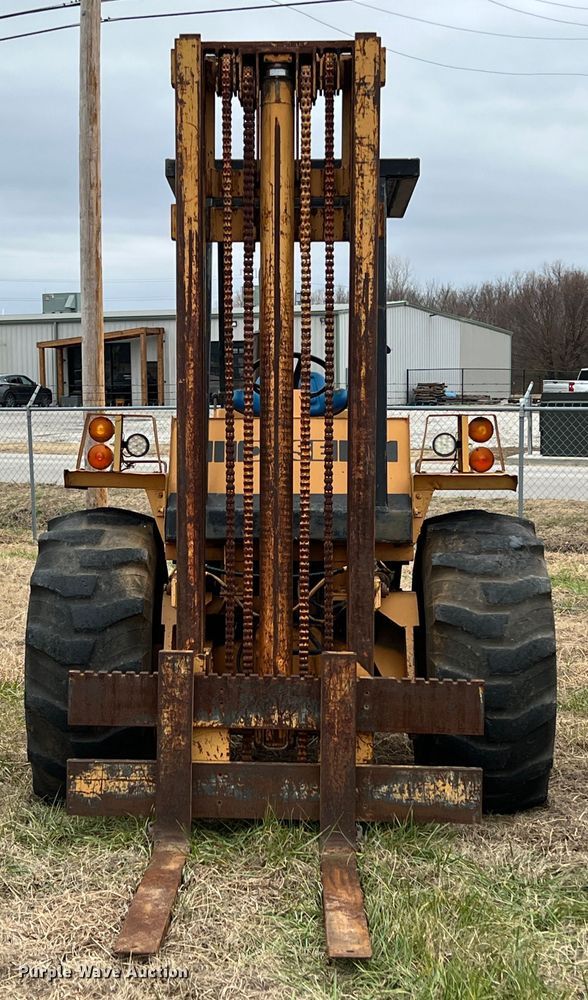 image for item ID9273 1982 Case 586D  forklift