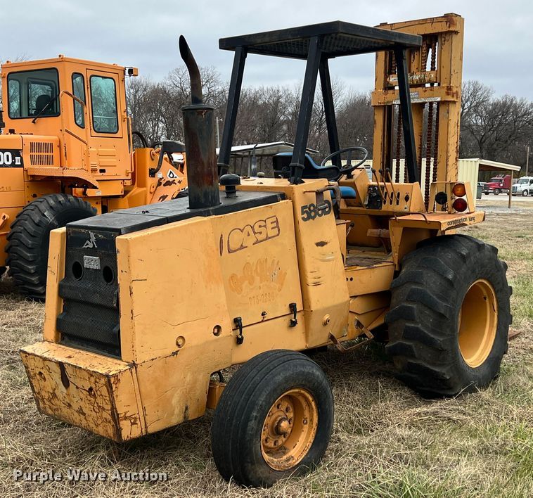 image for item ID9273 1982 Case 586D  forklift