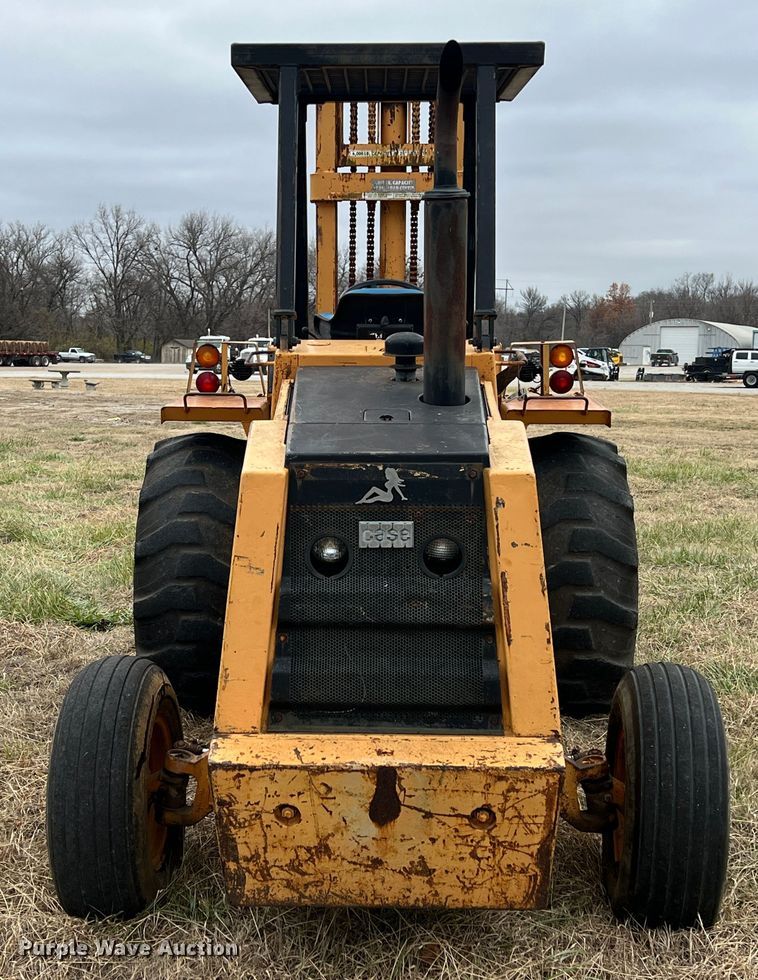 image for item ID9273 1982 Case 586D  forklift