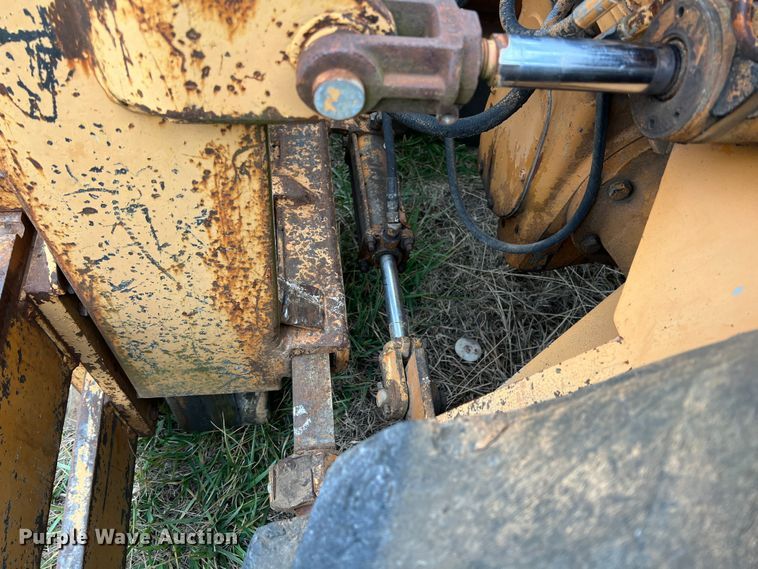 image for item ID9273 1982 Case 586D  forklift