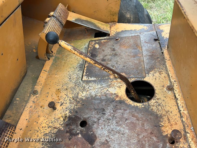 image for item ID9273 1982 Case 586D  forklift