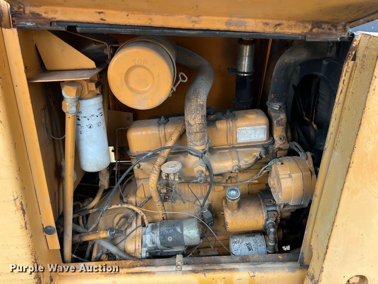 image for item ID9273 1982 Case 586D  forklift