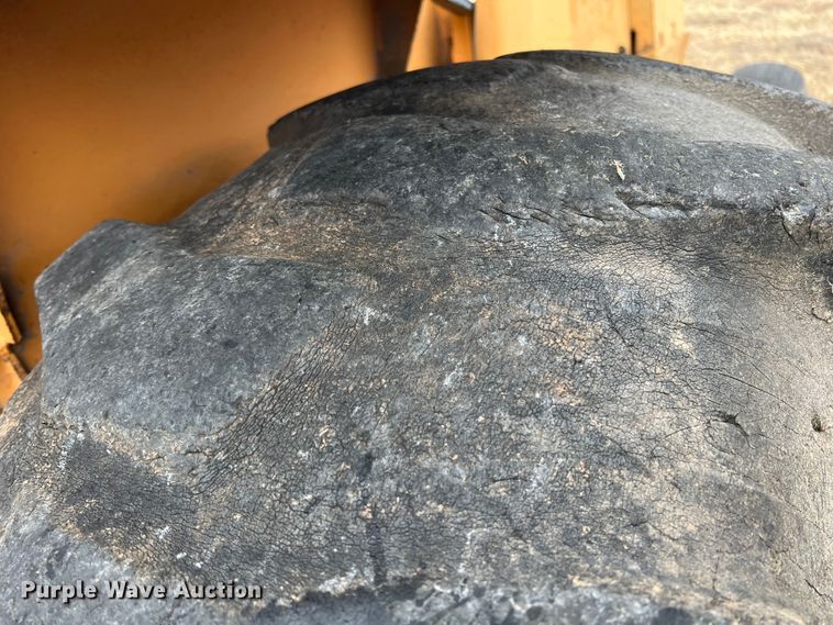 image for item ID9273 1982 Case 586D  forklift