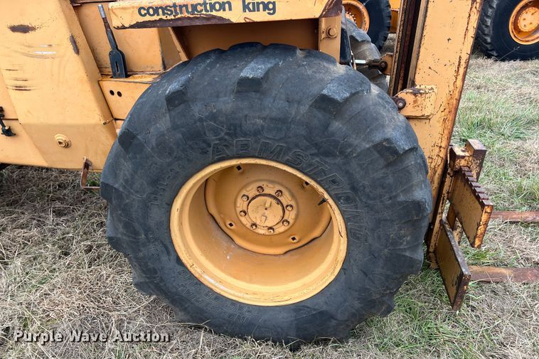 image for item ID9273 1982 Case 586D  forklift