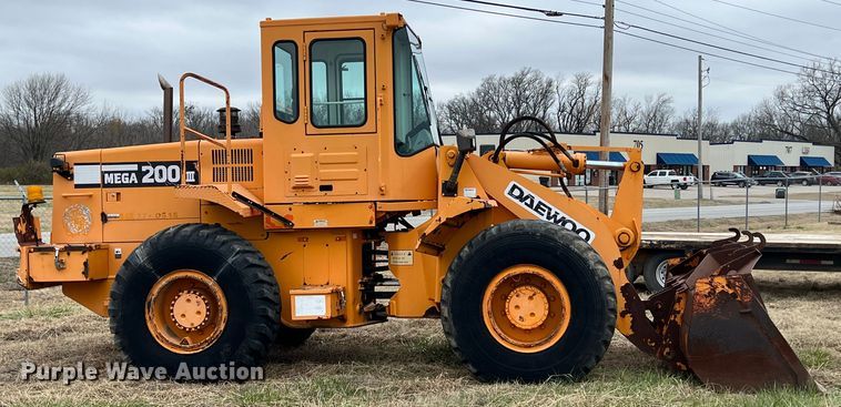 image for item ID9274 2002 Daewoo Mega 200III  wheel loader