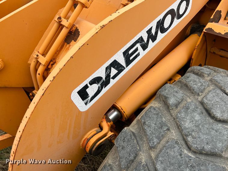 image for item ID9274 2002 Daewoo Mega 200III  wheel loader