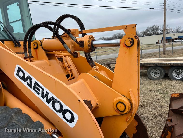 image for item ID9274 2002 Daewoo Mega 200III  wheel loader