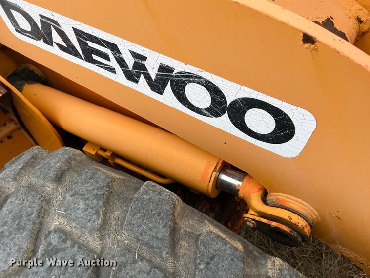 image for item ID9274 2002 Daewoo Mega 200III  wheel loader