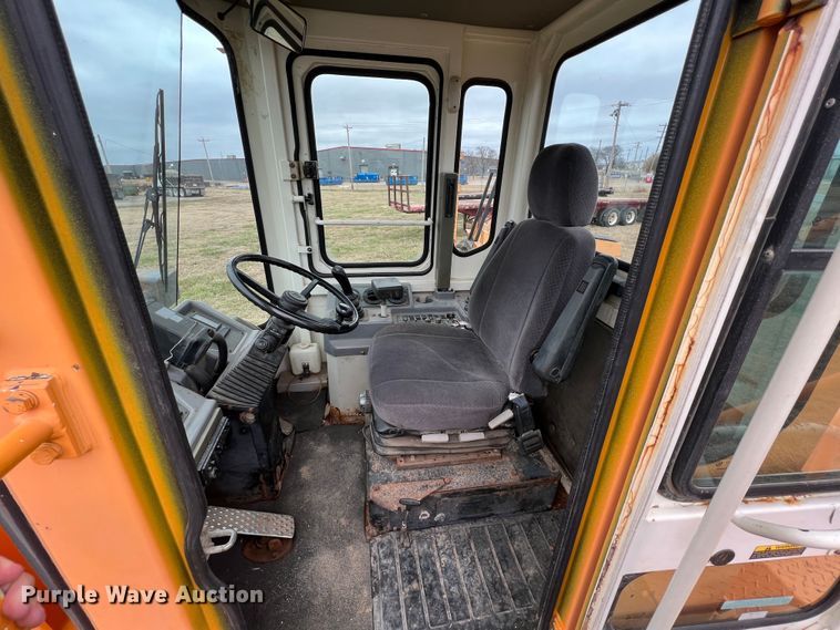 image for item ID9274 2002 Daewoo Mega 200III  wheel loader