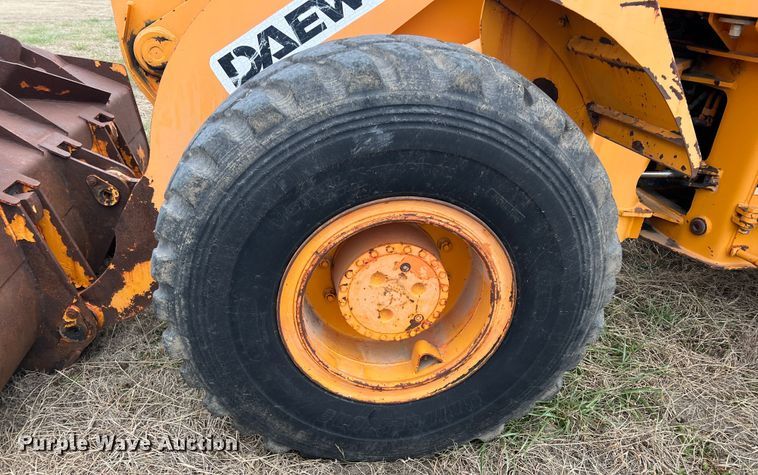 image for item ID9274 2002 Daewoo Mega 200III  wheel loader