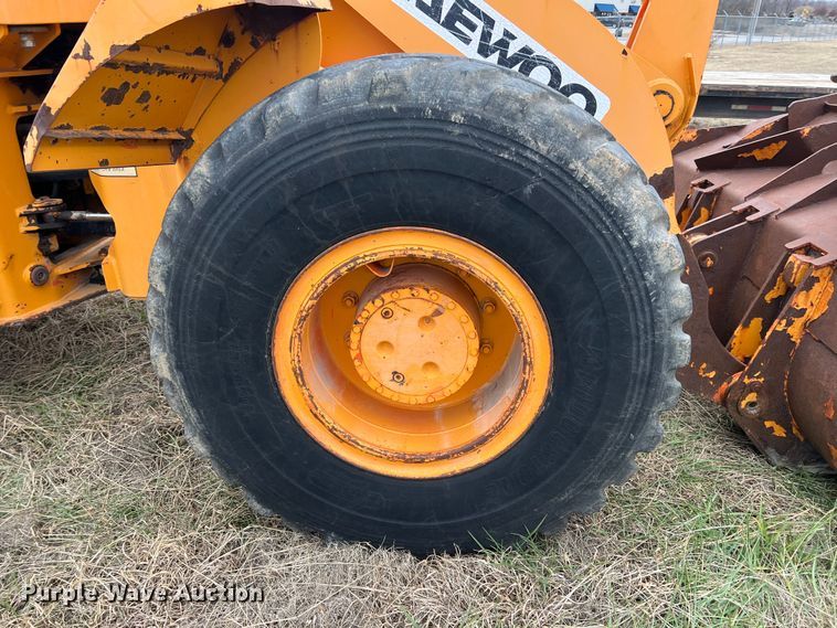 image for item ID9274 2002 Daewoo Mega 200III  wheel loader