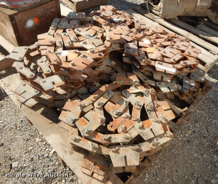 image for item IE9971 John Deere  3.5" W elevating scraper chains