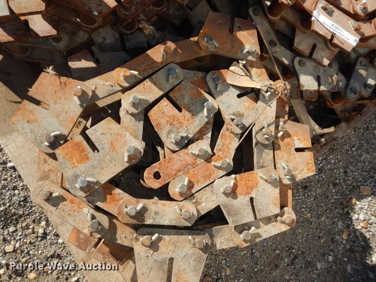 image for item IE9971 John Deere  3.5" W elevating scraper chains