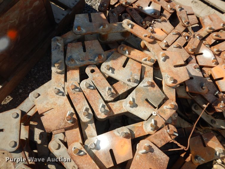 image for item IE9971 John Deere  3.5" W elevating scraper chains