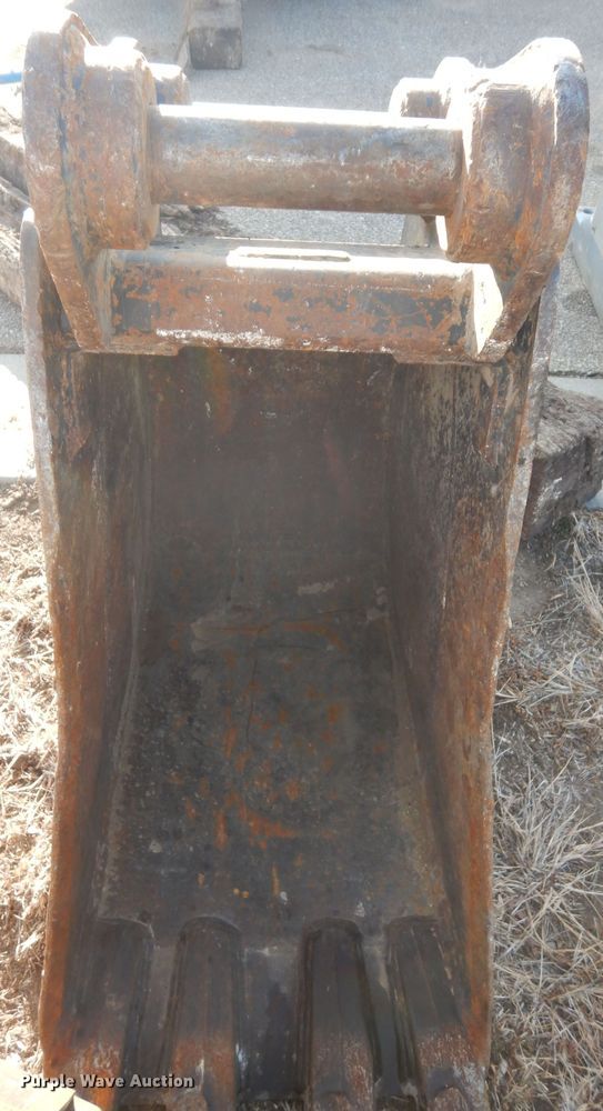 image for item IE9998 Kubota  18"W excavator bucket